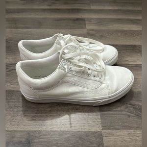 vans old skool in white